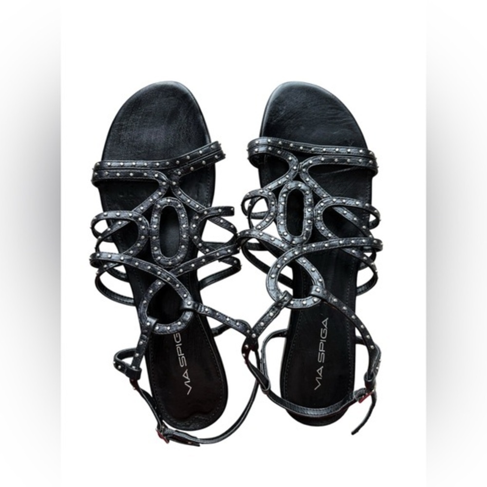 Via Spiga strappy, studded flat black sandals size 9.5.